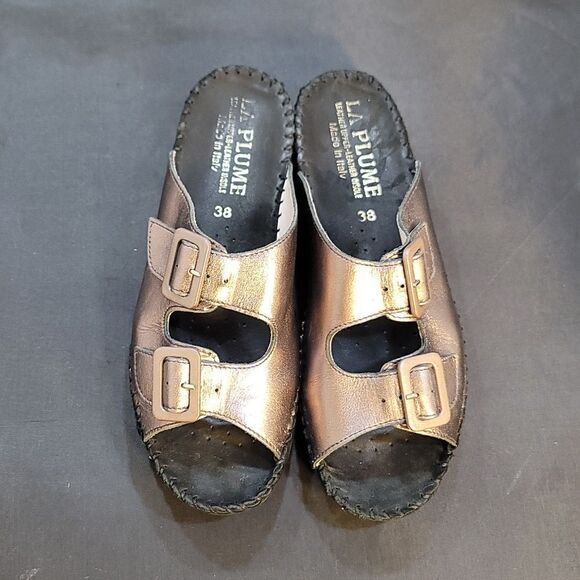 LA PLUME JEN WOMEN'S  ADJUSTABLE BUCKLE STRAP SANDALS - Picture 2 of 16